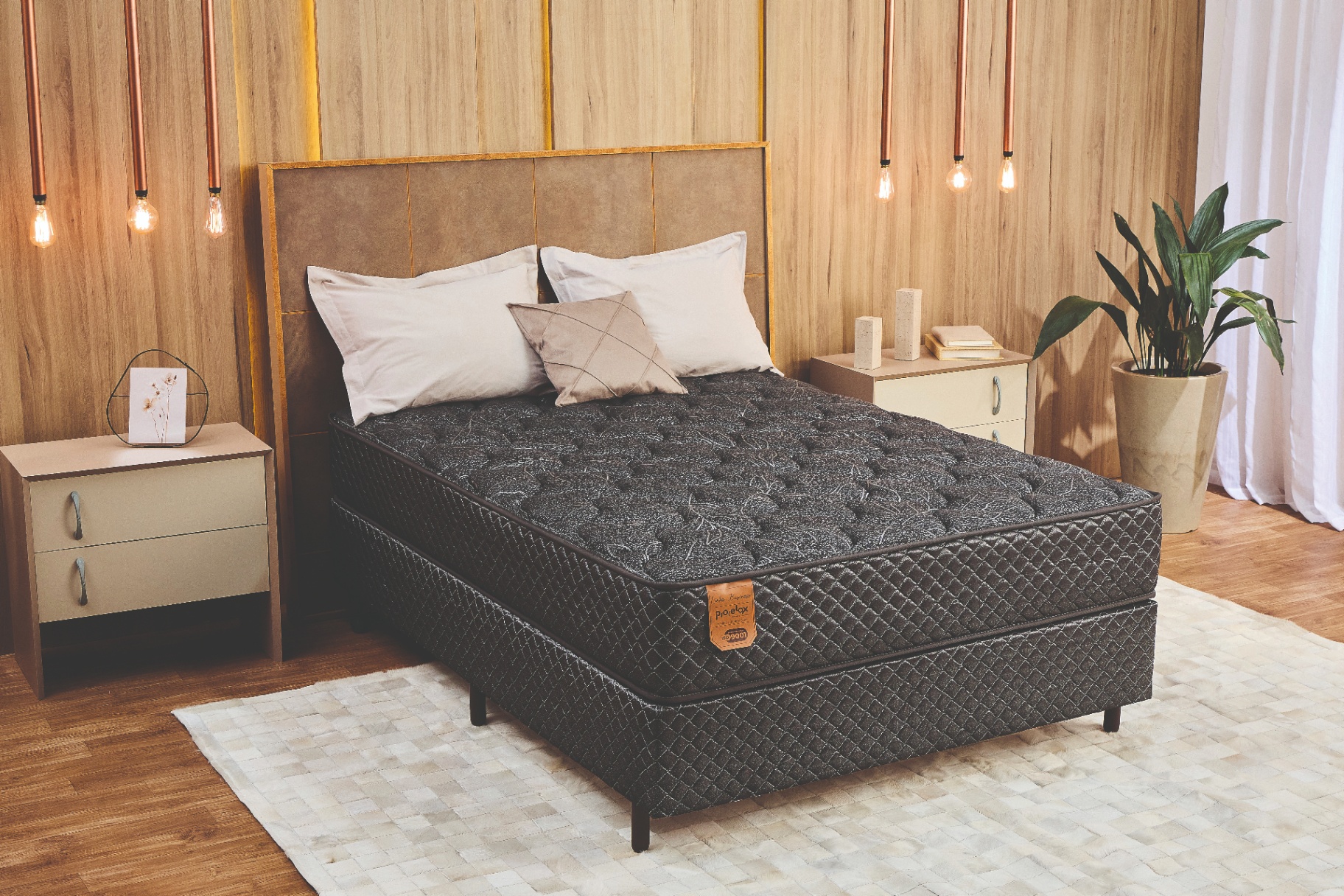 Colchão Pro Soft Bamboo em ambiente sofisticado com painel amadeirado